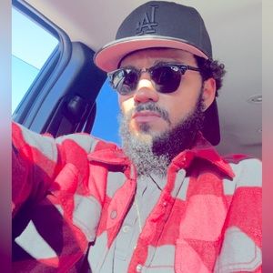 Meet your Posher, Louis